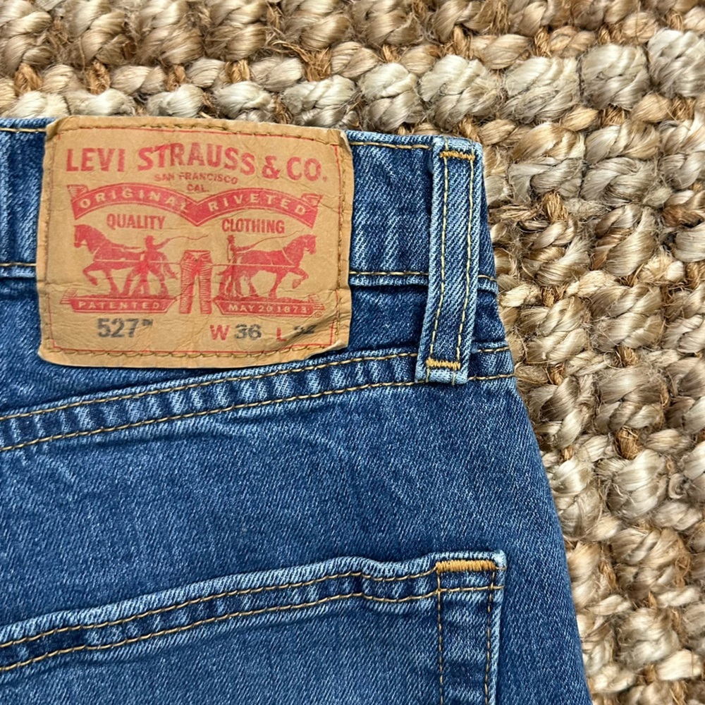 527 Levis Men’s Jeans Classic Blue Boocut Jeans (36x32)
